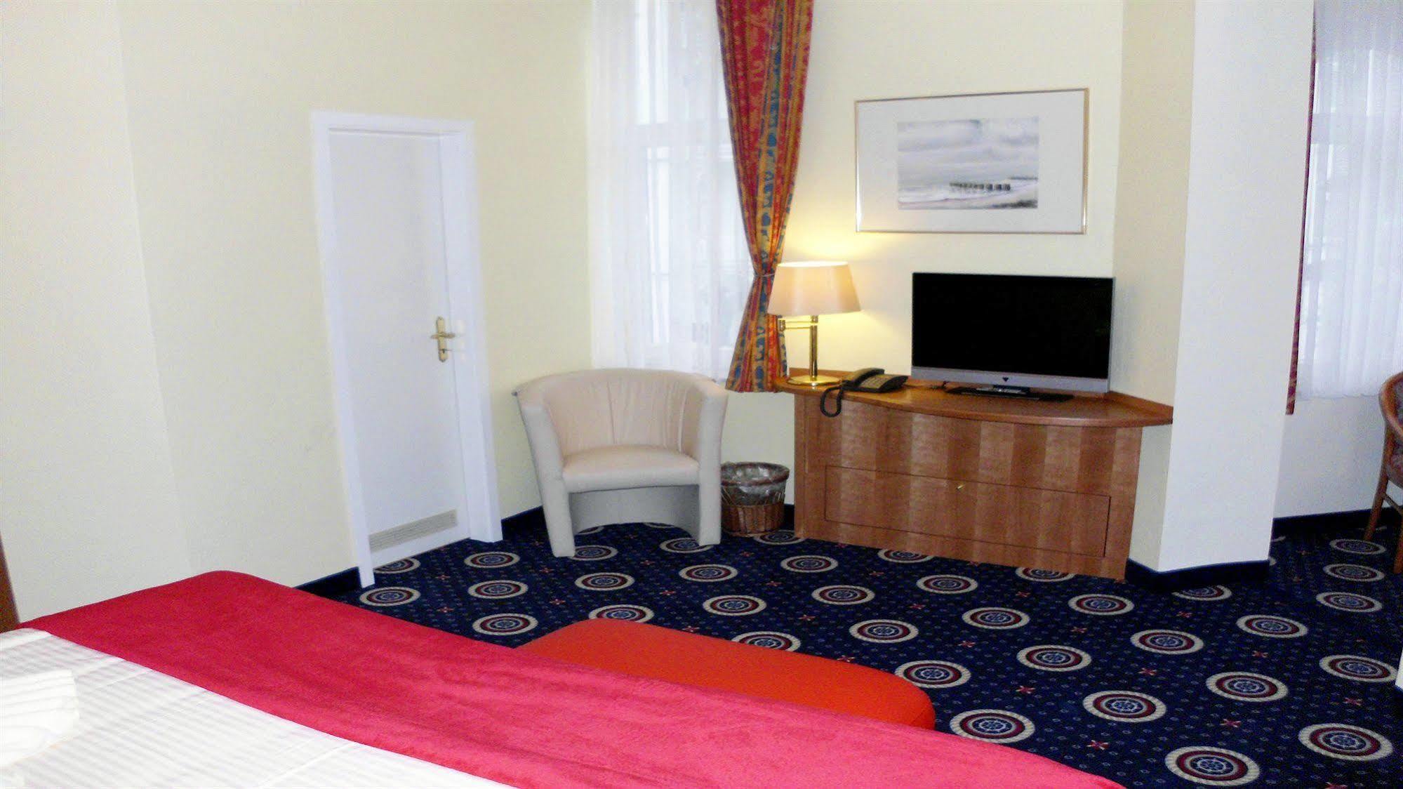 בינץ Hotel Deutsche Flagge מראה חיצוני תמונה
