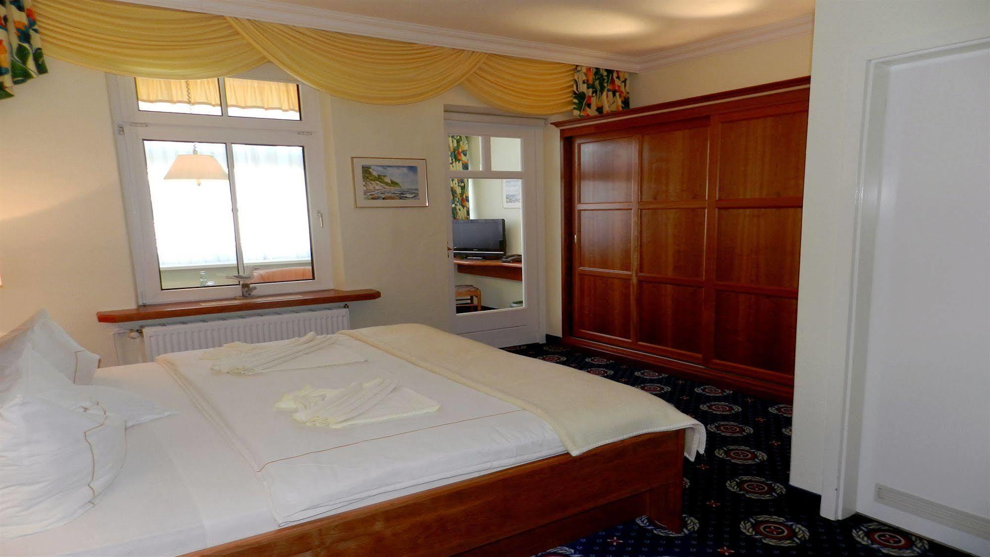 בינץ Hotel Deutsche Flagge מראה חיצוני תמונה